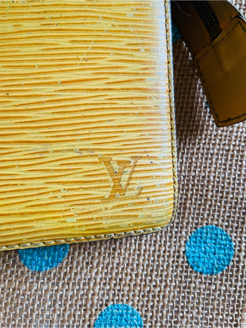 Vintage Louis Vuitton Epi Leather wallet/coin purse - Picture 3 of 9